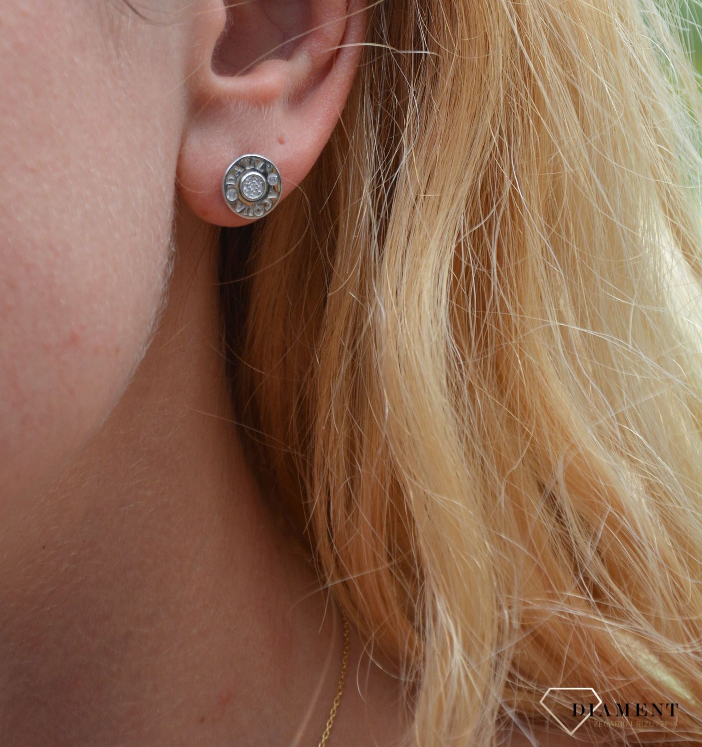 Kolczyki srebrne sztyft z logo i cyrkoniami K YB 327 053.jpg